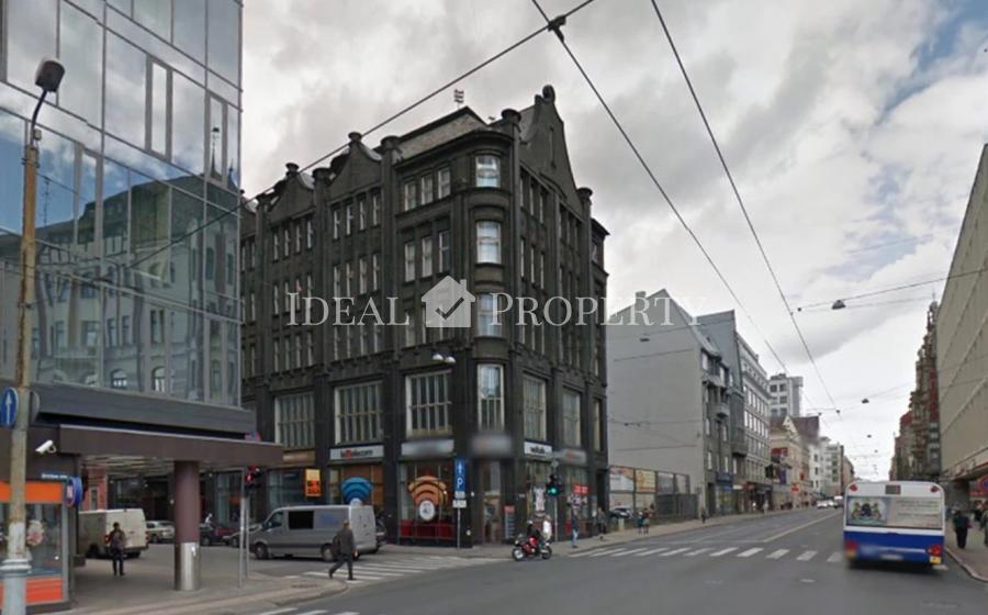 Commercial building in the center of Riga, suitable for various business profiles.