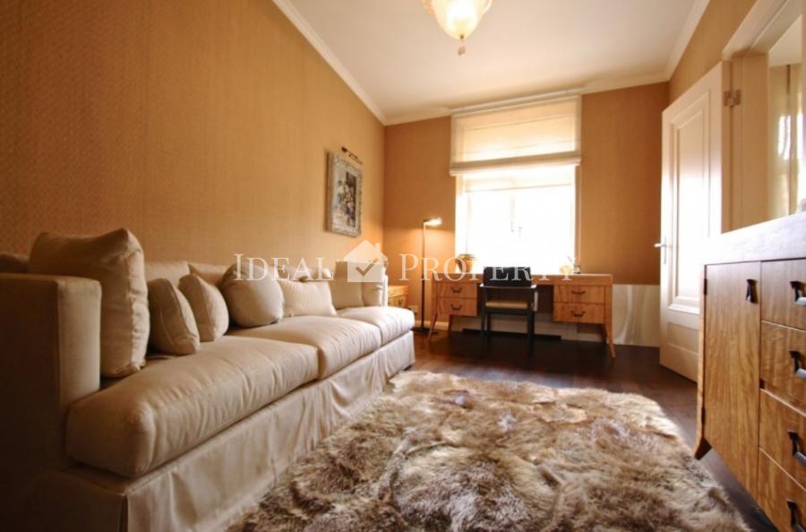 Exclusive apartment on 2 floors that is located in a prestige house in Blaumana Street, in a quiet center of Riga. 