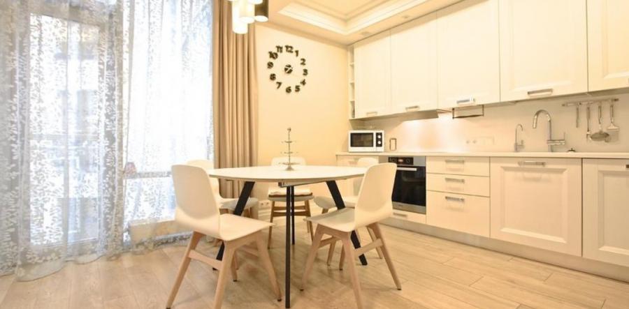 Three bedroom apartment available for rent at elite  house in Aleksandra project.