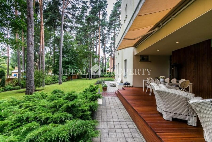 In offer for long term rent a spacious and modern residence at the centre of Jurmala. 