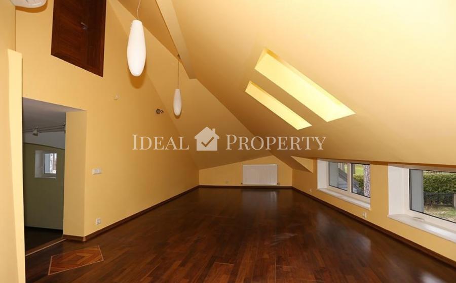 Предлагаем в долгосрочную аренду частный дом на 1-й линии с видом на сосны, дюны.