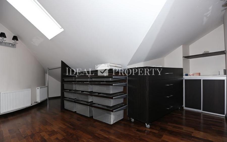 Предлагаем в долгосрочную аренду частный дом на 1-й линии с видом на сосны, дюны.