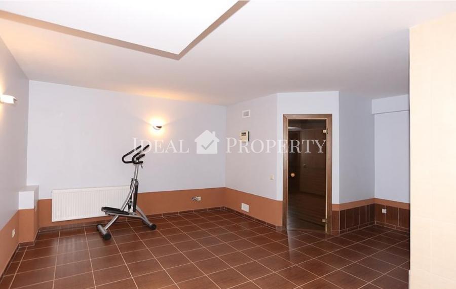 Предлагаем в долгосрочную аренду частный дом на 1-й линии с видом на сосны, дюны.