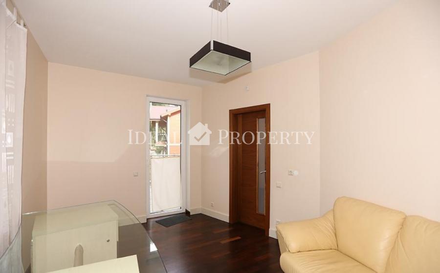 Предлагаем в долгосрочную аренду частный дом на 1-й линии с видом на сосны, дюны.