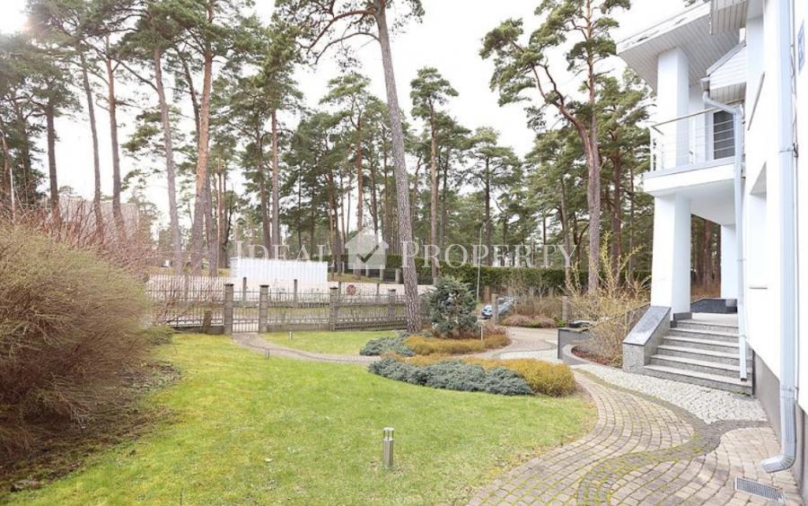 Предлагаем в долгосрочную аренду частный дом на 1-й линии с видом на сосны, дюны.