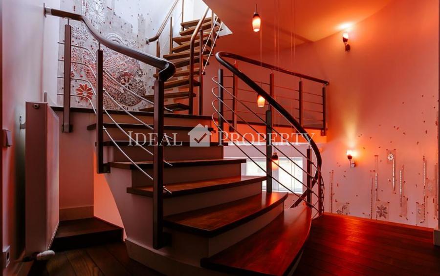 Предлагаем в долгосрочную аренду частный дом на 1-й линии с видом на сосны, дюны.