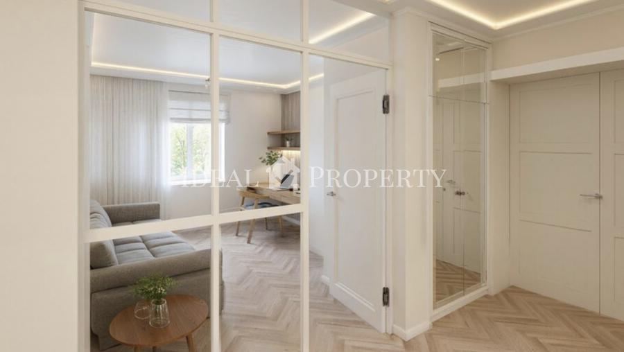 Предлагается квартира в отреставрированном фасадном доме, в Тихом центре посольского района. Предлагается квартира в отреставрированном фасадном доме, в Тихом центре посольского района.