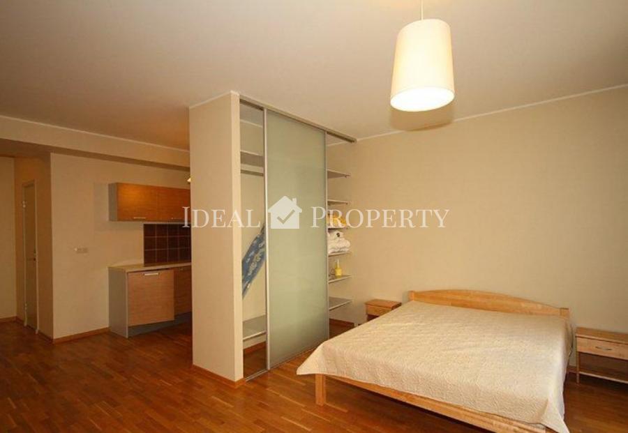 Fully furnished Studio apartment in the Embassy area. 