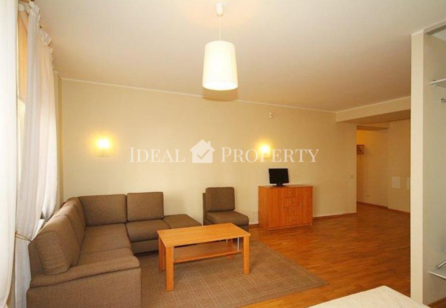 Fully furnished Studio apartment in the Embassy area. 