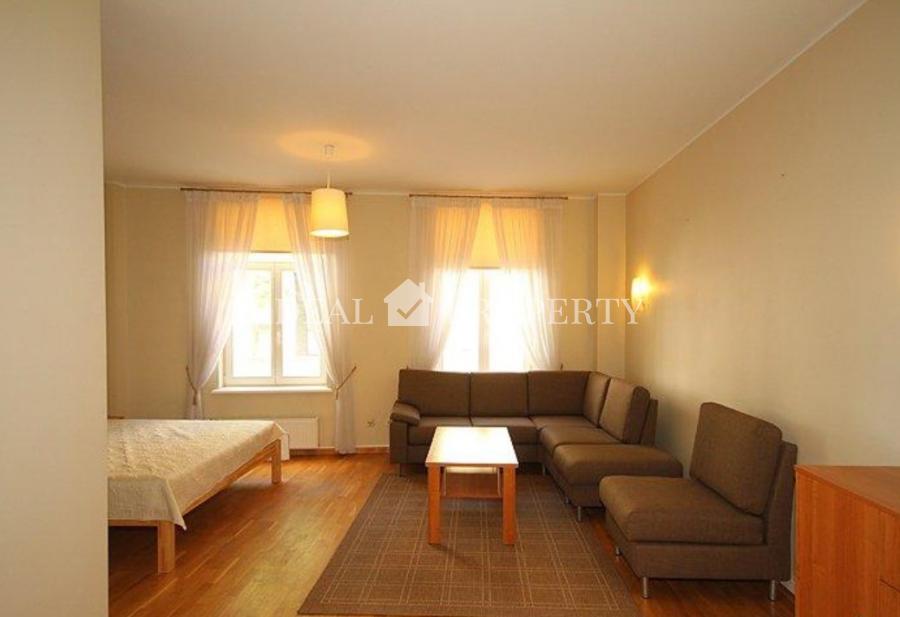 Fully furnished Studio apartment in the Embassy area. 