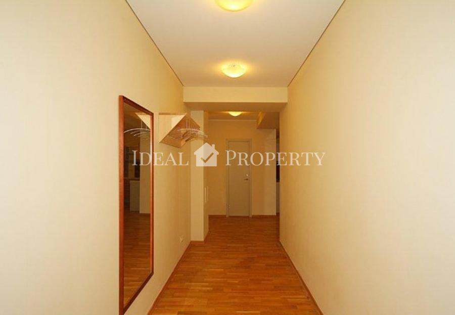 Fully furnished Studio apartment in the Embassy area. 