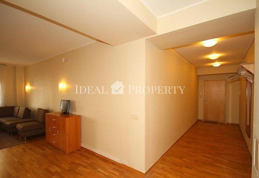 Fully furnished Studio apartment in the Embassy area. 