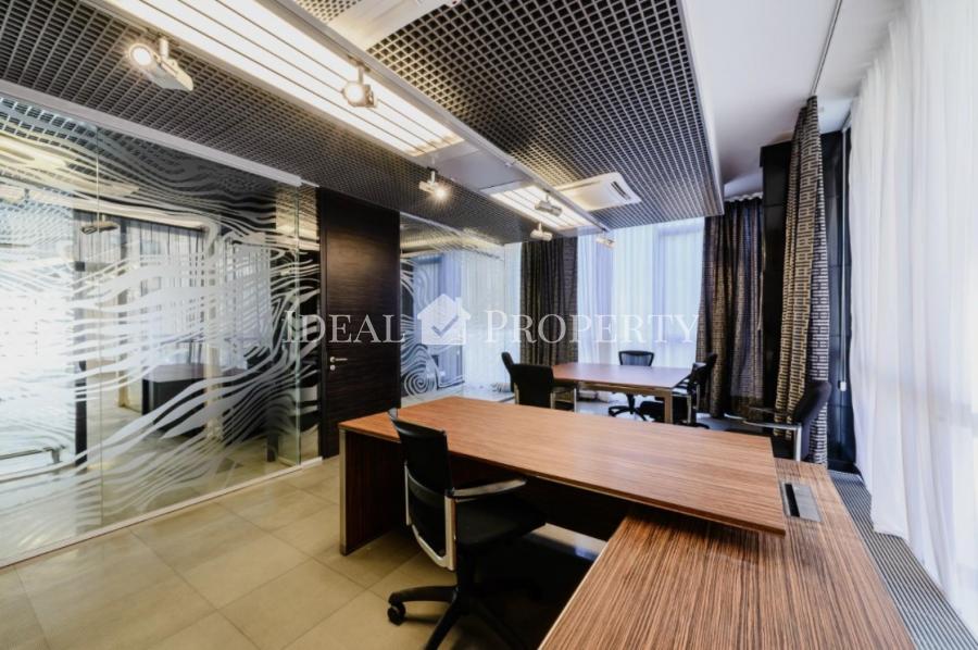 Office - a commercial premise on the second floor in a prestigious area in the center of Riga.