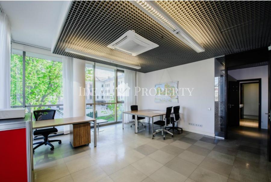 Office - a commercial premise on the second floor in a prestigious area in the center of Riga.