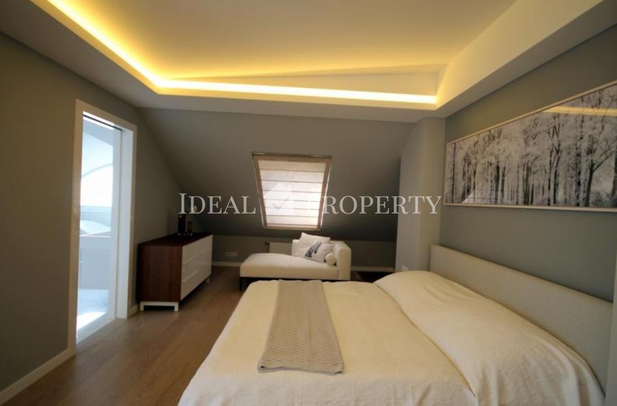 For rent three room apartment in elite apartment house in Aleksandra project.