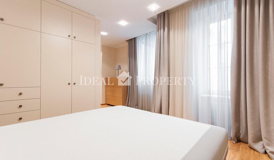 For rent Two bedroom apartment in the quiet center just after major renovation in Aleksandra project.