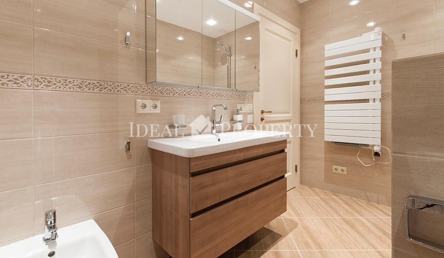 For rent Two bedroom apartment in the quiet center just after major renovation in Aleksandra project.