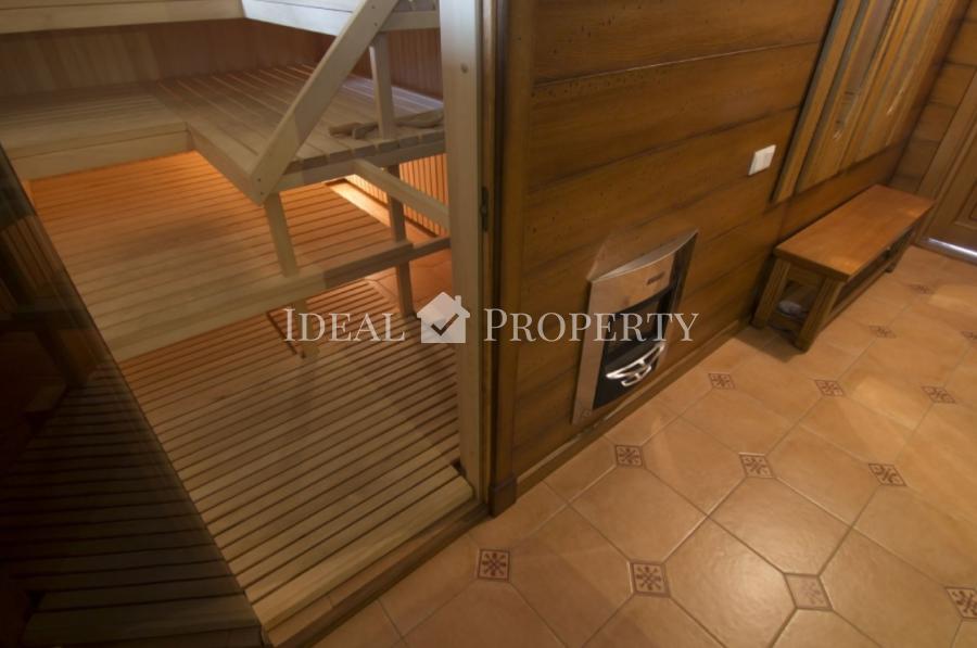 Pārdod plašu privātmāju klusā rajonā Berģi.