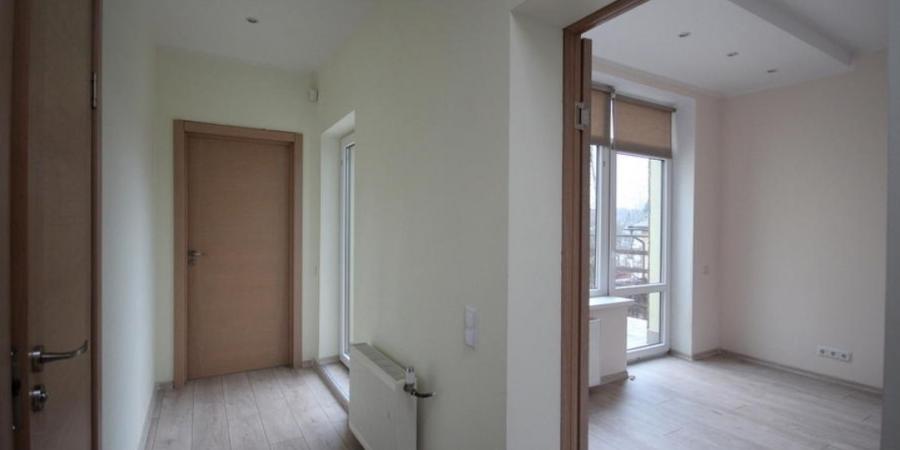 Jauna māja Berģos, privātmāju rajonā, klusā vietā.