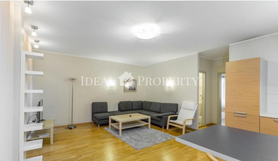 Apartment for rent in a front building in Riga silent centre, embassy district. 