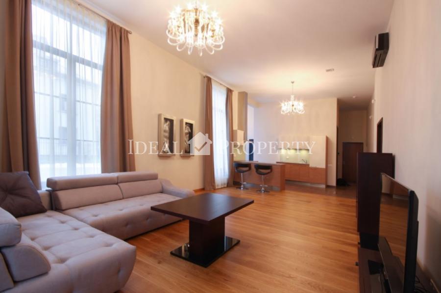 For rent we offer a 3 bedroom apartment in the Quiet Center of Riga at Eksporta street.