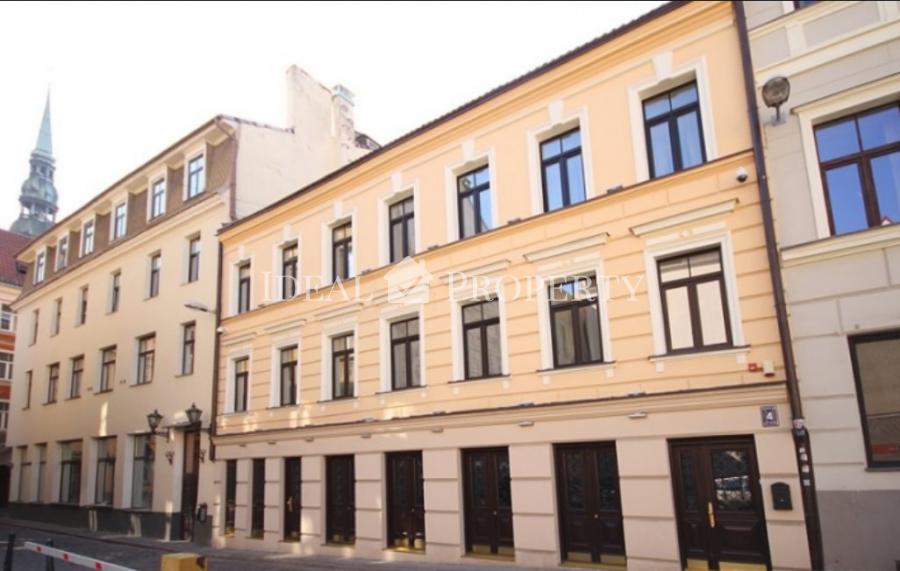 Предлагаем приобрести эксклюзивную недвижимость в Риге, в Старом Городе на улице Глезнотаю. 