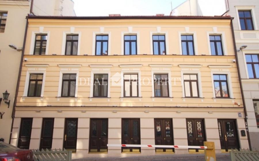 Предлагаем приобрести эксклюзивную недвижимость в Риге, в Старом Городе на улице Глезнотаю. 