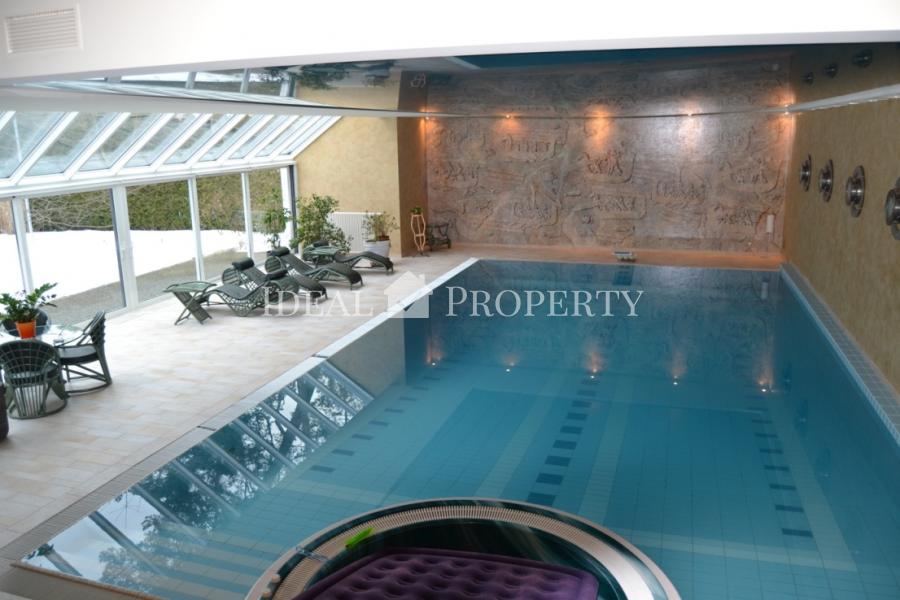 The elegant mansion in Jurmala in a prestigious location, in Lielupa.