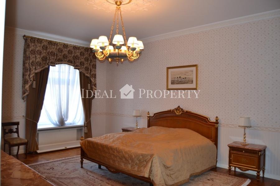 For sale is a respectable 7-room apartment in the embassy area.