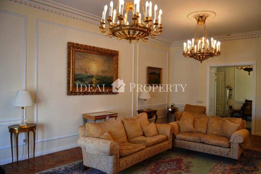 For sale is a respectable 7-room apartment in the embassy area.