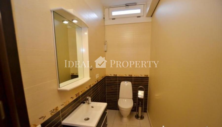 Красивый двухэтажный дом предлагается в аренду в поселке Салиена.