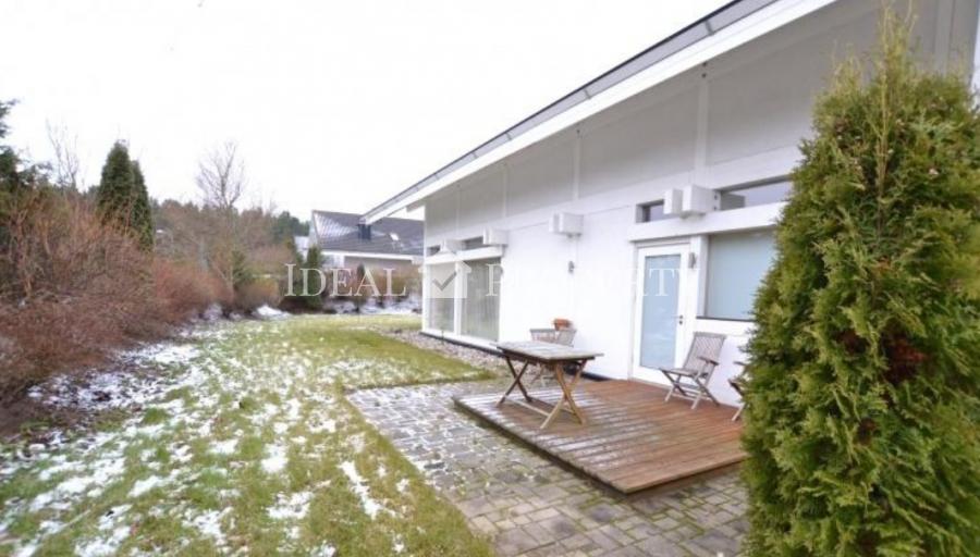 Красивый двухэтажный дом предлагается в аренду в поселке Салиена.