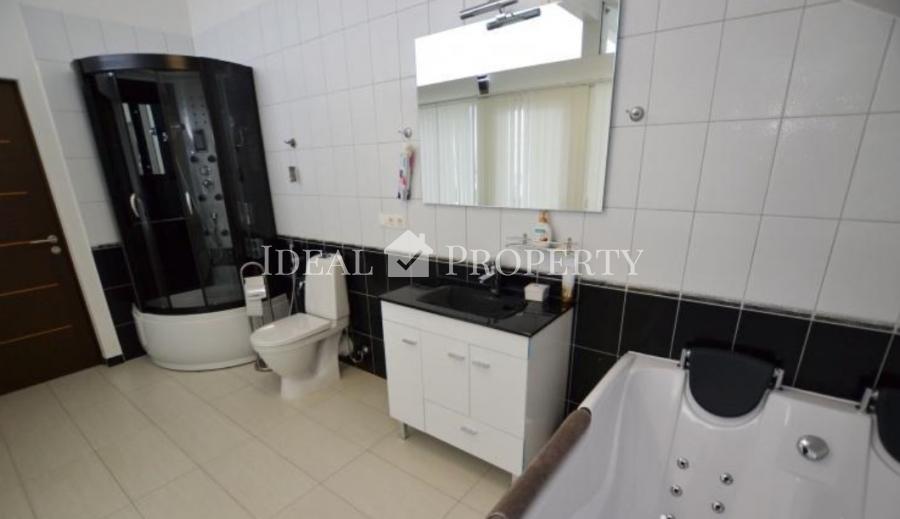 Красивый двухэтажный дом предлагается в аренду в поселке Салиена.