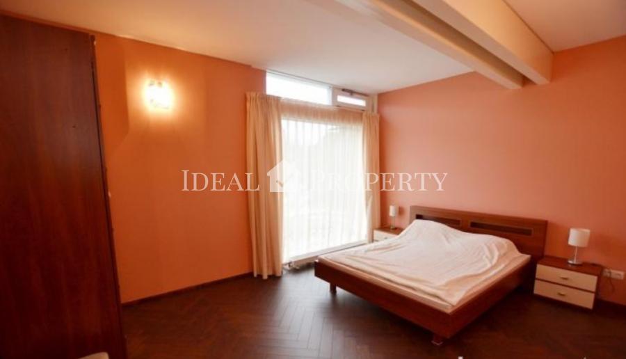 Красивый двухэтажный дом предлагается в аренду в поселке Салиена.