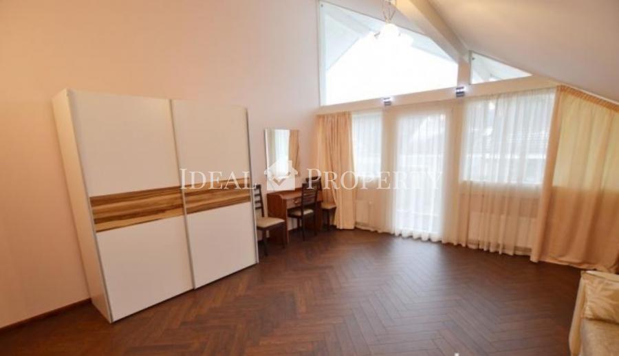 Красивый двухэтажный дом предлагается в аренду в поселке Салиена.