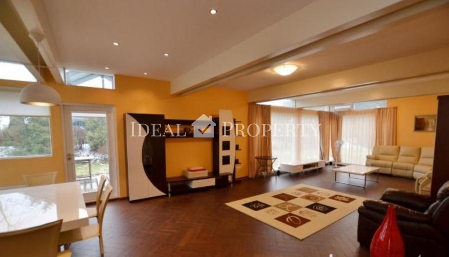 Красивый двухэтажный дом предлагается в аренду в поселке Салиена.