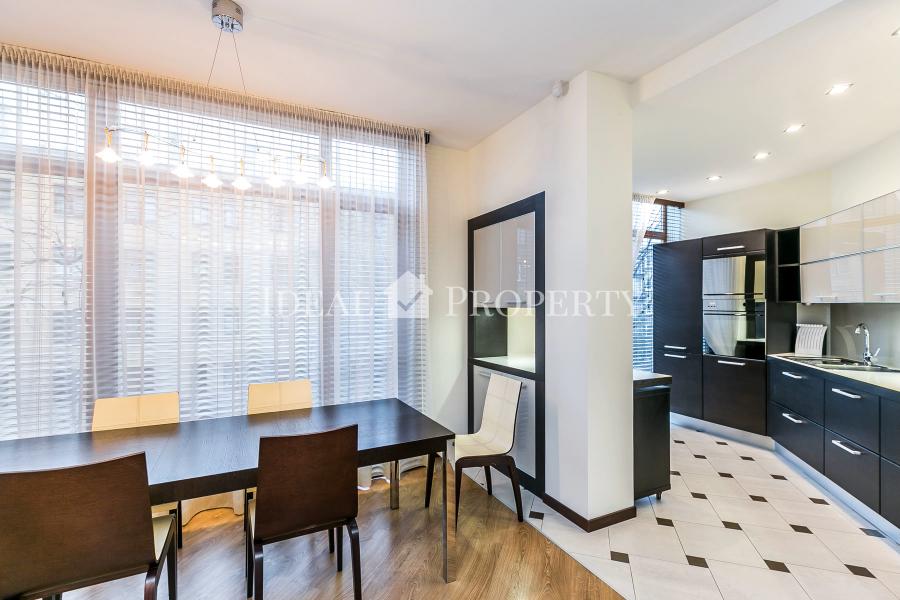 For rent a modern apartment in a recently built building «Tomsona terases». 