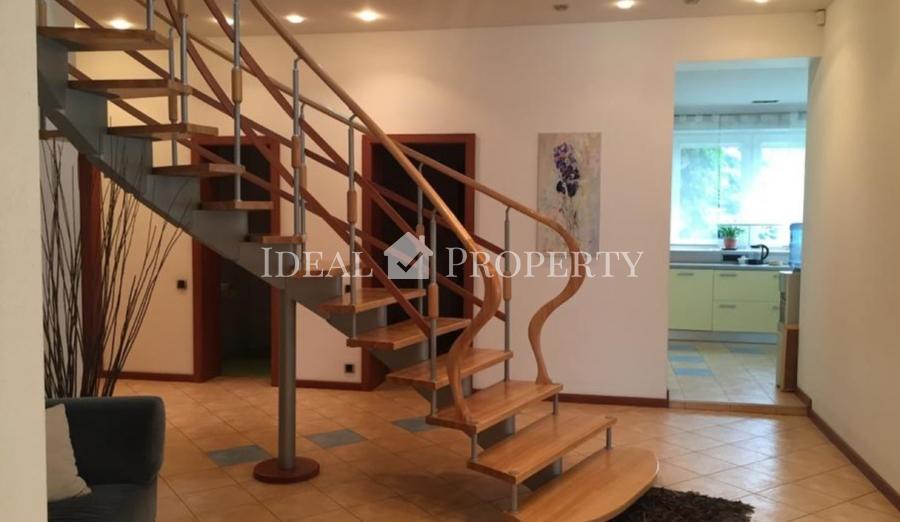 Просторный светлый дом в аренду на длительный срок. 