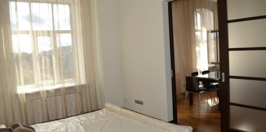 We offer spacious flat in Riga center.