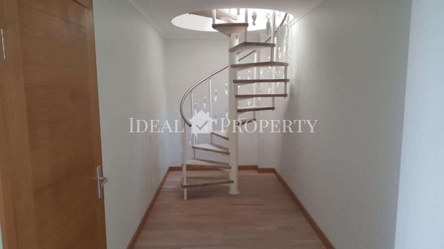 For rent 3, 5 room, 2 story mansard apartment in the center of Riga.