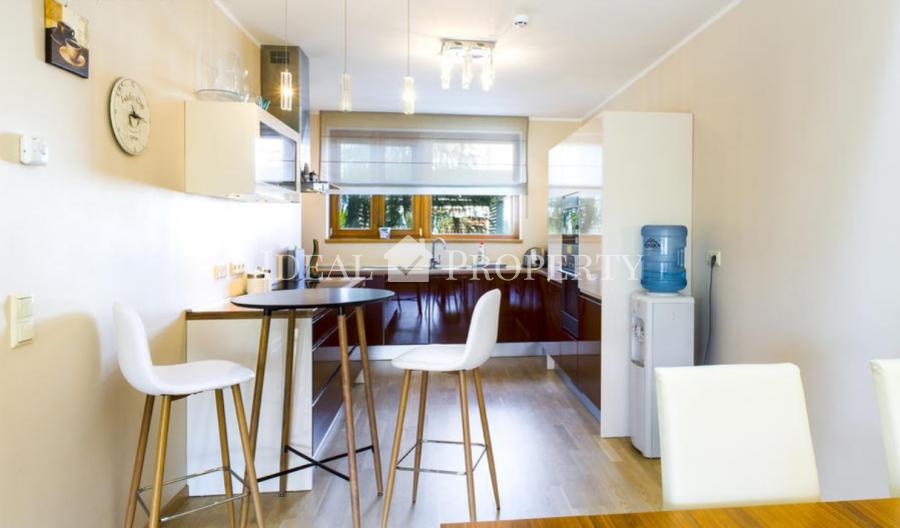 Комфортный, практичный и высококачественный таунхаус с тремя спальнями.