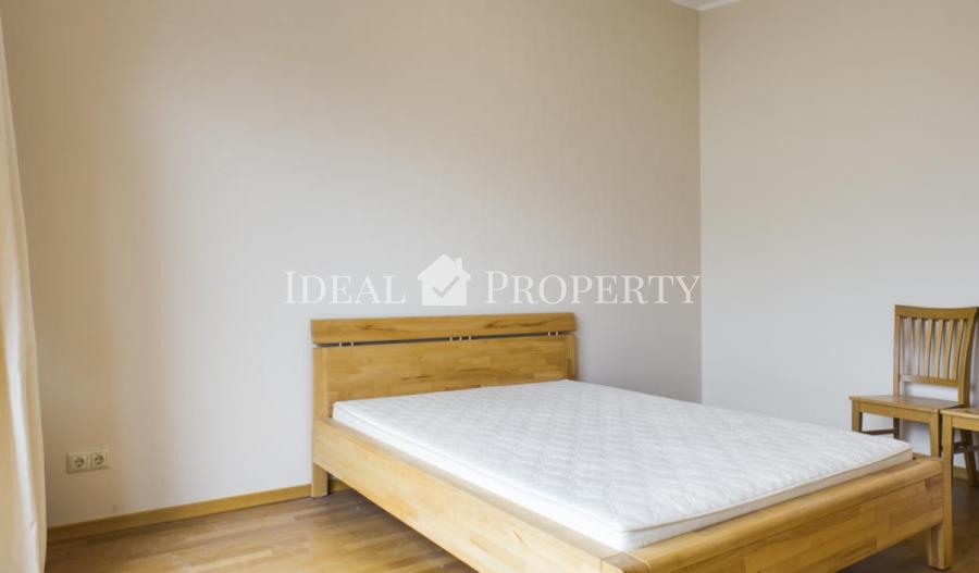 Īrei tiek piedāvāta gaiša un komfortabla, premium rindu māja.