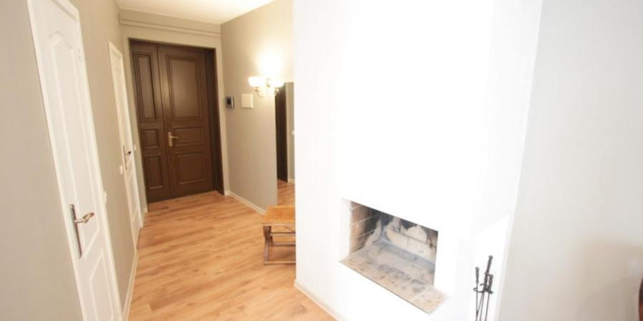 For rent apartment in a quiet center, in a beautiful renovated house.