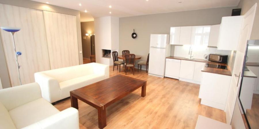 For rent apartment in a quiet center, in a beautiful renovated house.