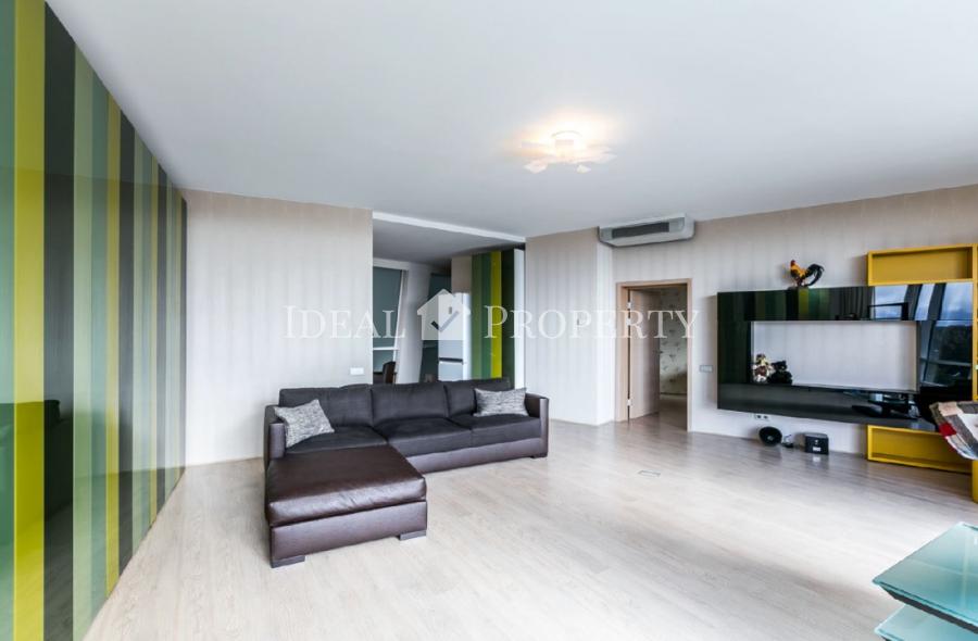 Long-term rent or for sale we offer a wonderful apartment located in the prestigious area.