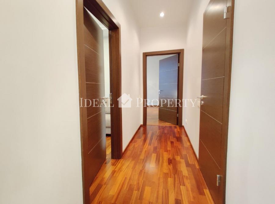 Long-term rent for offer a wonderful apartment located in the prestigious 