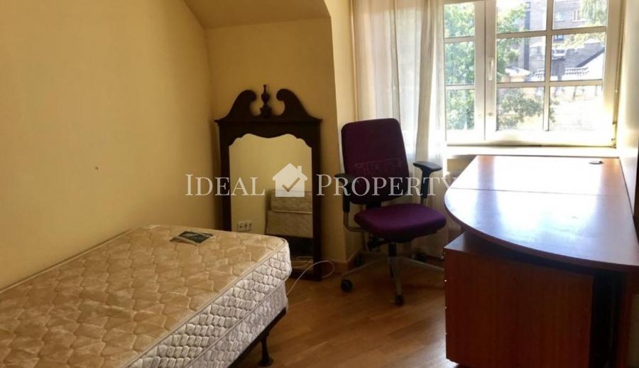 For rent a large, fully furnished, 4-room apartment in a quiet center in the embassy district.