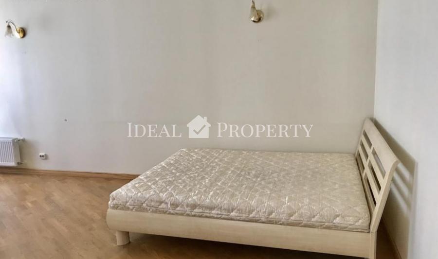 For rent a large, fully furnished, 4-room apartment in a quiet center in the embassy district.