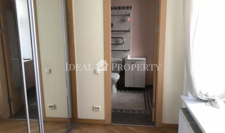 For rent a large, fully furnished, 4-room apartment in a quiet center in the embassy district.