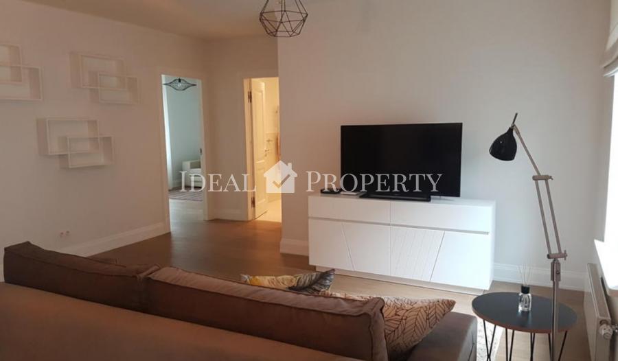 For rent furnished 4-ist. apartment a quiet center in a new home in the Futuris project. 